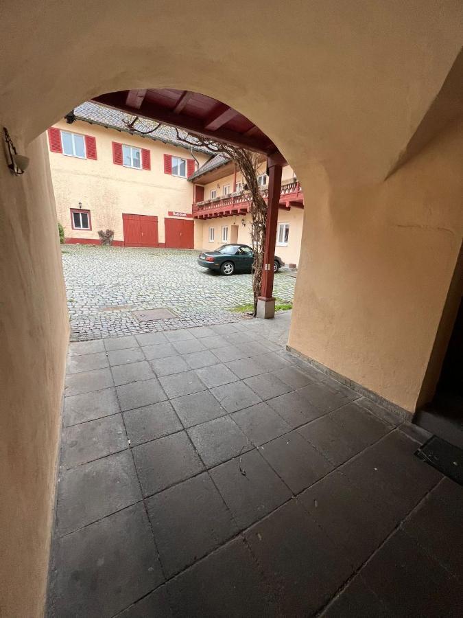 Hotel-Gasthof Postbraeu Dingolfing Exterior photo