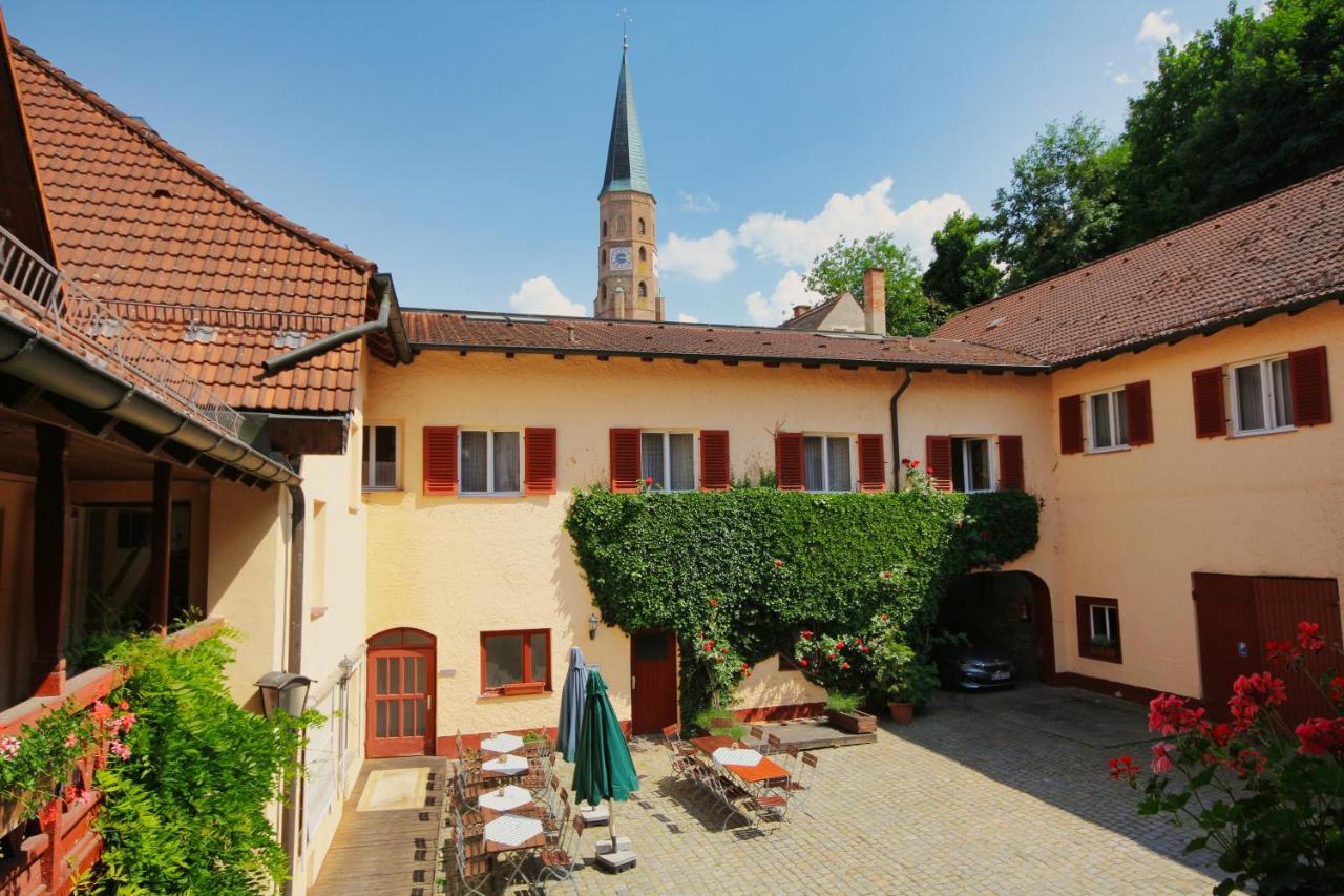 Hotel-Gasthof Postbraeu Dingolfing Exterior photo